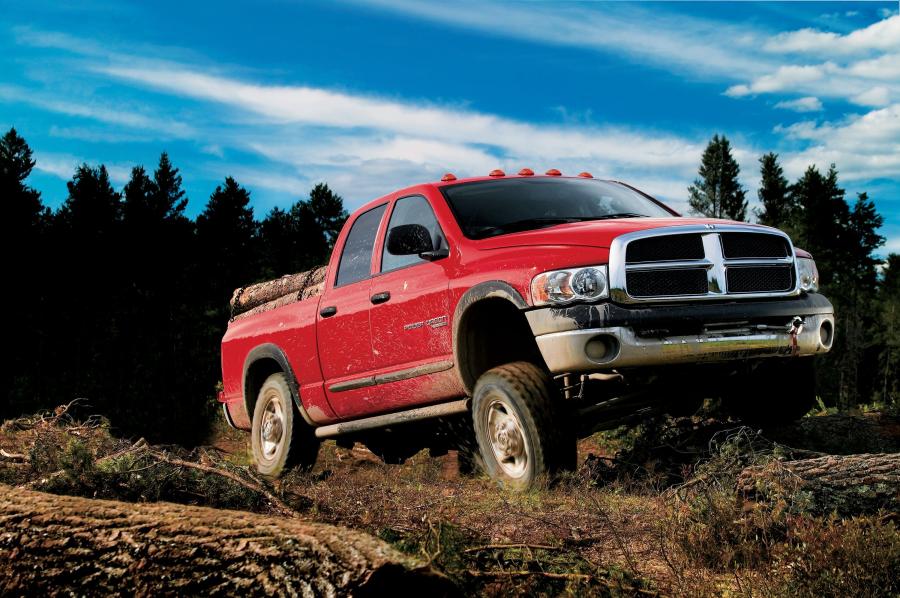  Dodge Ram Power Wagon Quad Cab 2005 года  (фото 20 из 61)